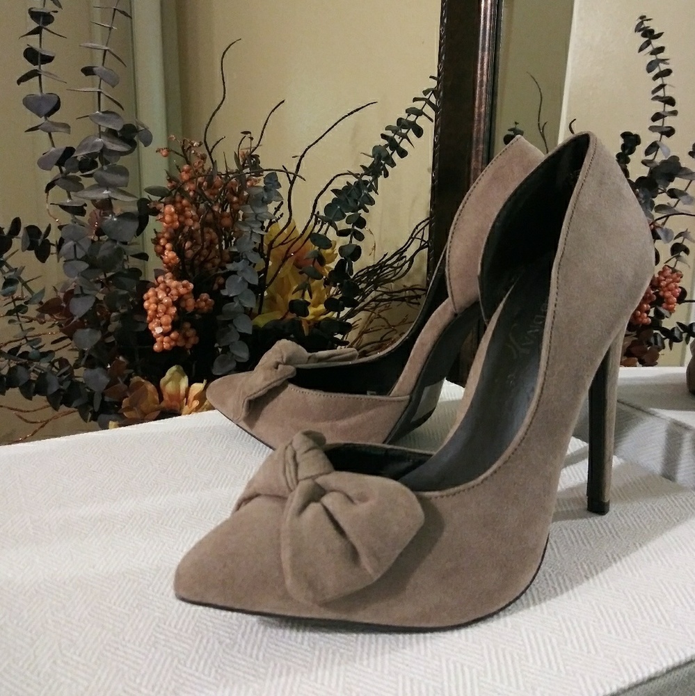Wild Diva Lounge Gray Suede Heels